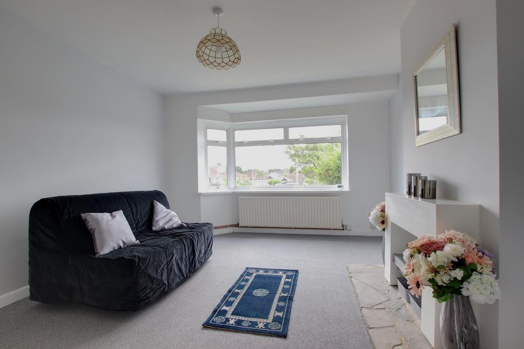 OAK ROAD, FAREHAM 2 bed semidetached bungalow for sale £320,000