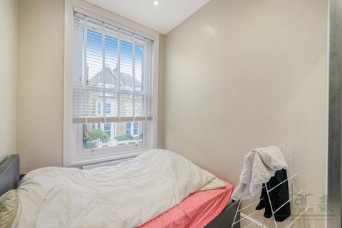 1 bedroom flat to rent, Cleve Road, South Hampstead NW6