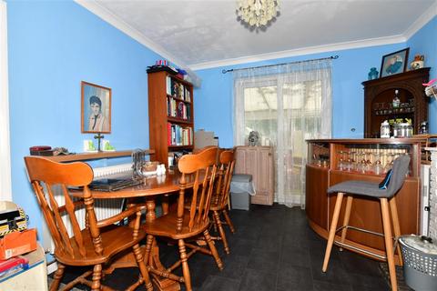 3 bedroom semi-detached house for sale - Westover Gardens, Broadstairs, Kent