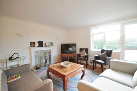12 Forge Steading, Banstead, SM7 2DT