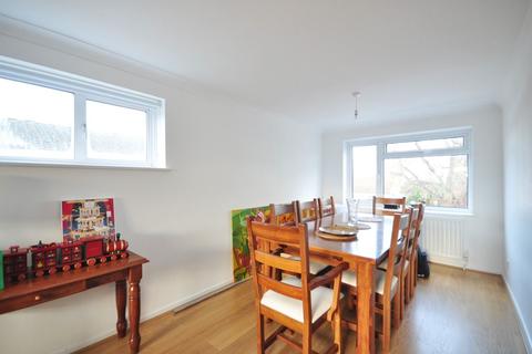 12 Forge Steading, Banstead, SM7 2DT