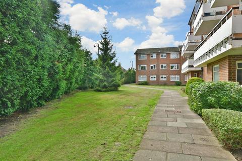 12 Forge Steading, Banstead, SM7 2DT