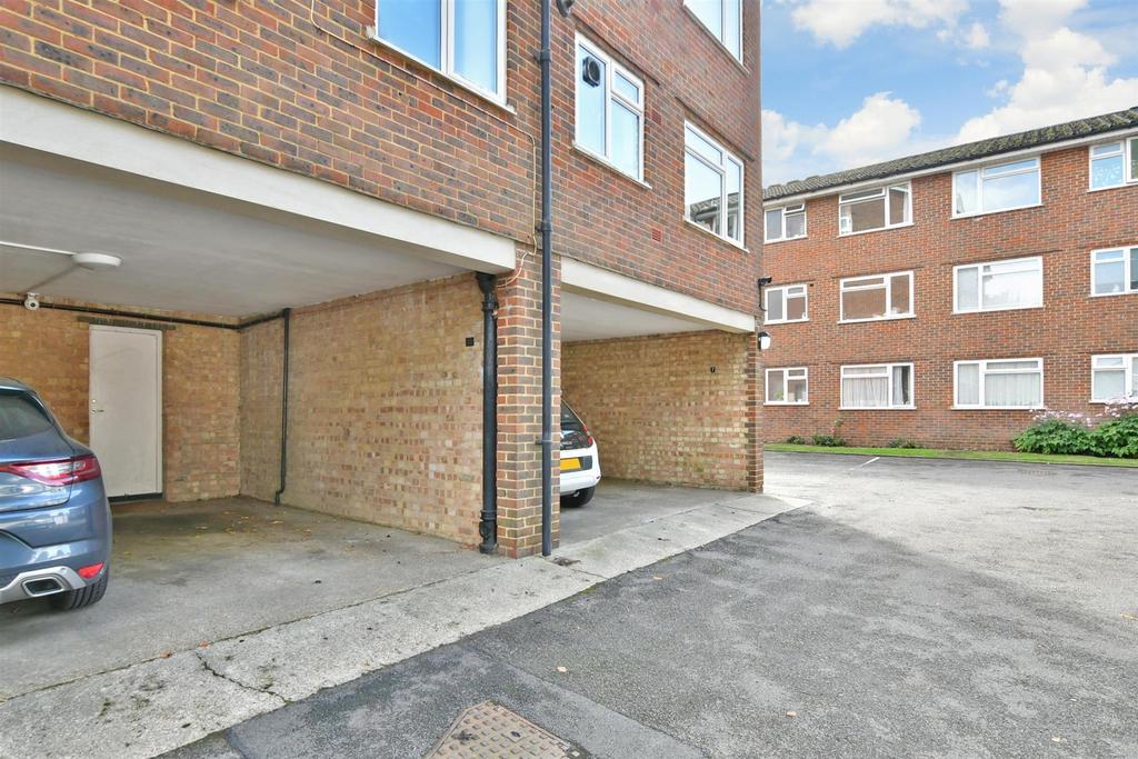 Driveway/Parking
