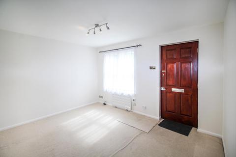 1 bedroom apartment to rent, Pilgrims Close, N13