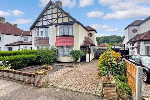 91 Queensway, West Wickham, BR4 9DT