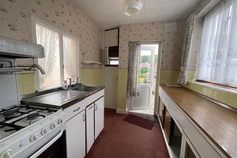 91 Queensway, West Wickham, BR4 9DT