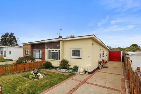2 bedroom bungalow for sale - Mountney Drive, Pevensey Bay