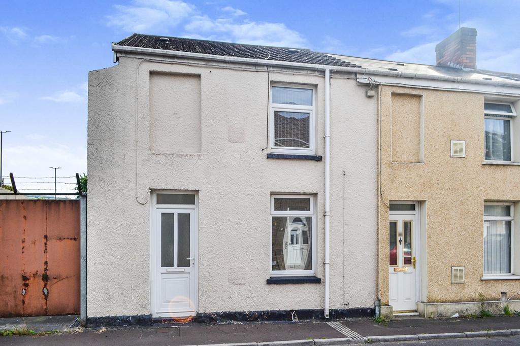 Henry Street, Neath, Neath Port Talbot. SA11 1PG 2 bed end of terrace ...