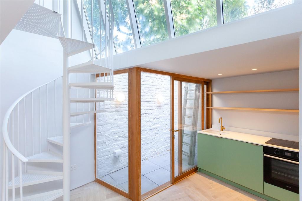 House in London - View 2