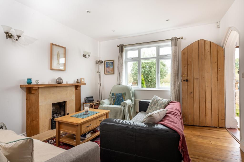 Wolvercote Green, Oxford... 2 bed semidetached house £1,650 pcm (£