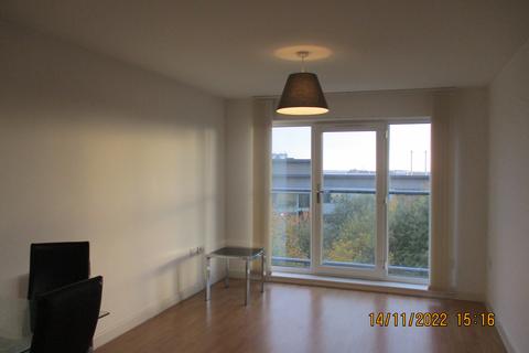 2 bedroom apartment to rent - Pilgrims Way, Salford M50