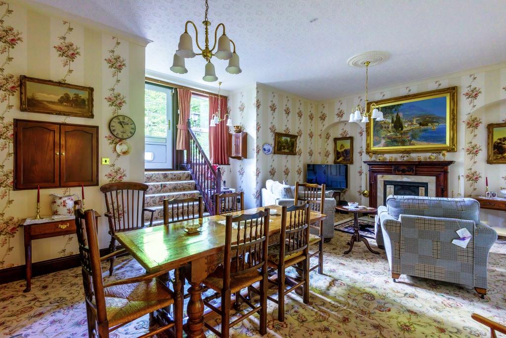 Dining room &amp; snug