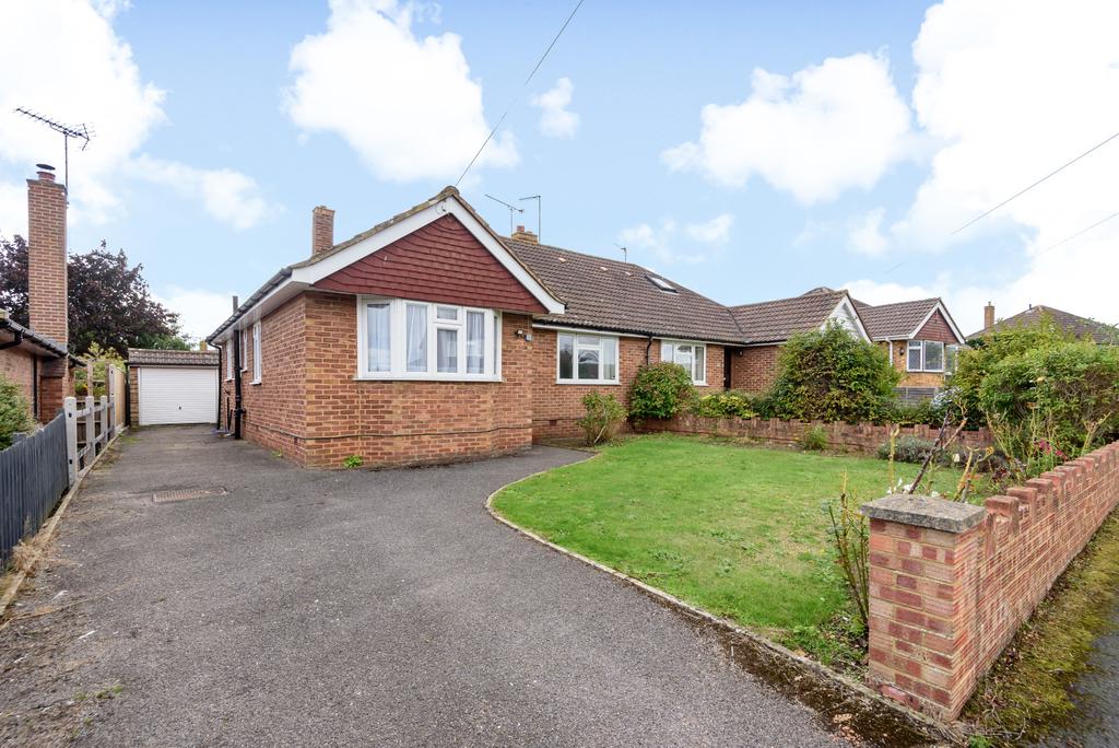 Louis Fields, Fairlands, Guildford, Gu3 2 Bed Bungalow For Sale - £525,000