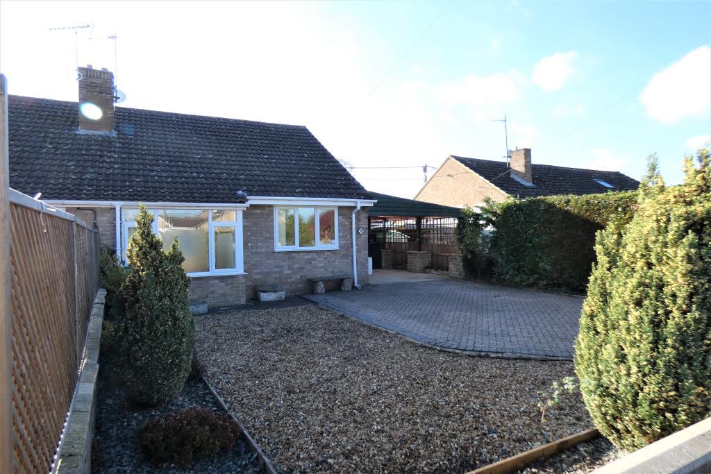 Burswin Road, Carterton, Oxon, OX18 1DZ 2 bed bungalow £995 pcm (£230 pw)