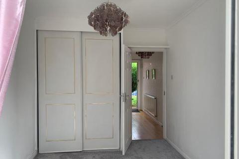 2 bedroom maisonette to rent - Halpin Close,  Calcot,  RG31