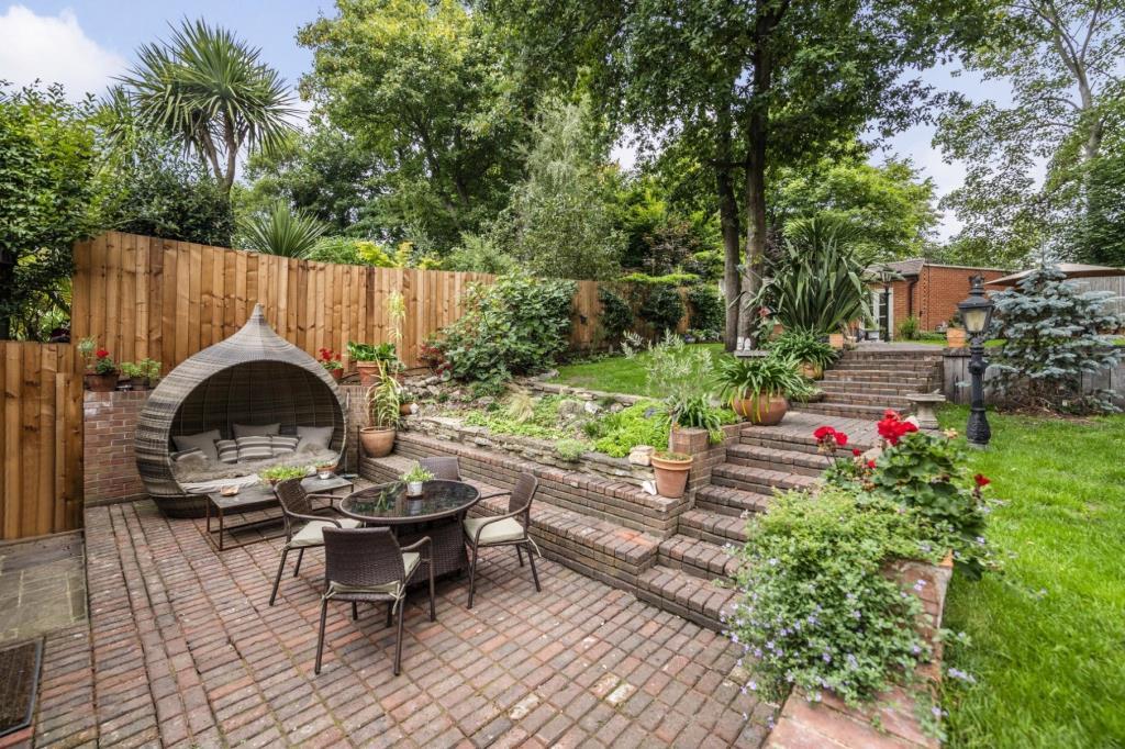 Rosecroft Avenue, Hampstead, London, NW3 5 bed house for sale £2,750,000