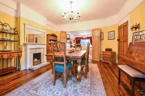 73 Brookvale Road, Southampton, SO17 1QS