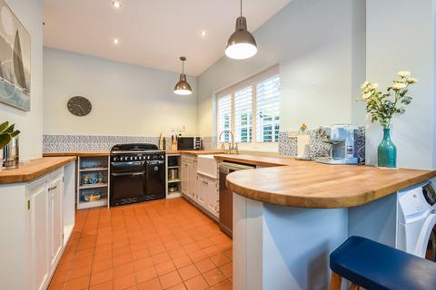 73 Brookvale Road, Southampton, SO17 1QS