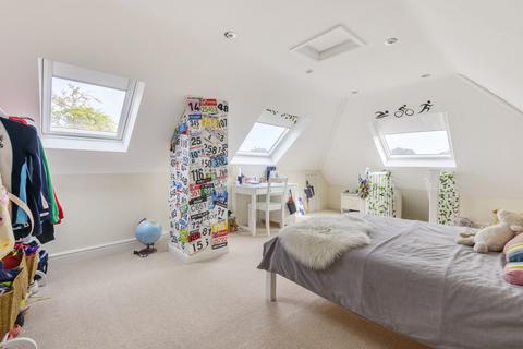 5 bedroom bungalow for sale, Ringmore Road, Walton-On-Thames, KT12