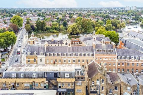 2 bedroom apartment for sale, Hill Street, Richmond