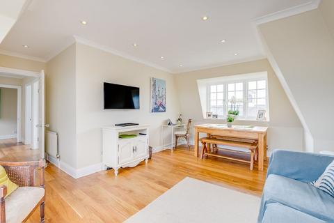 2 bedroom apartment for sale, Hill Street, Richmond