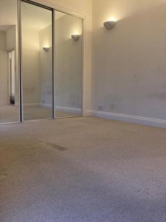 2 bedroom flat to rent, Quay View Apartments, Arden Crescent, London, E14