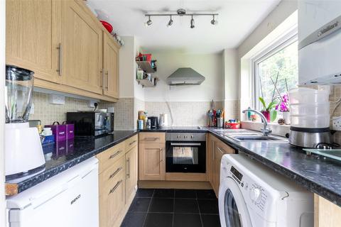 2 bedroom maisonette for sale - Broadlands Court, Wokingham Road, Bracknell, Berkshire, RG42