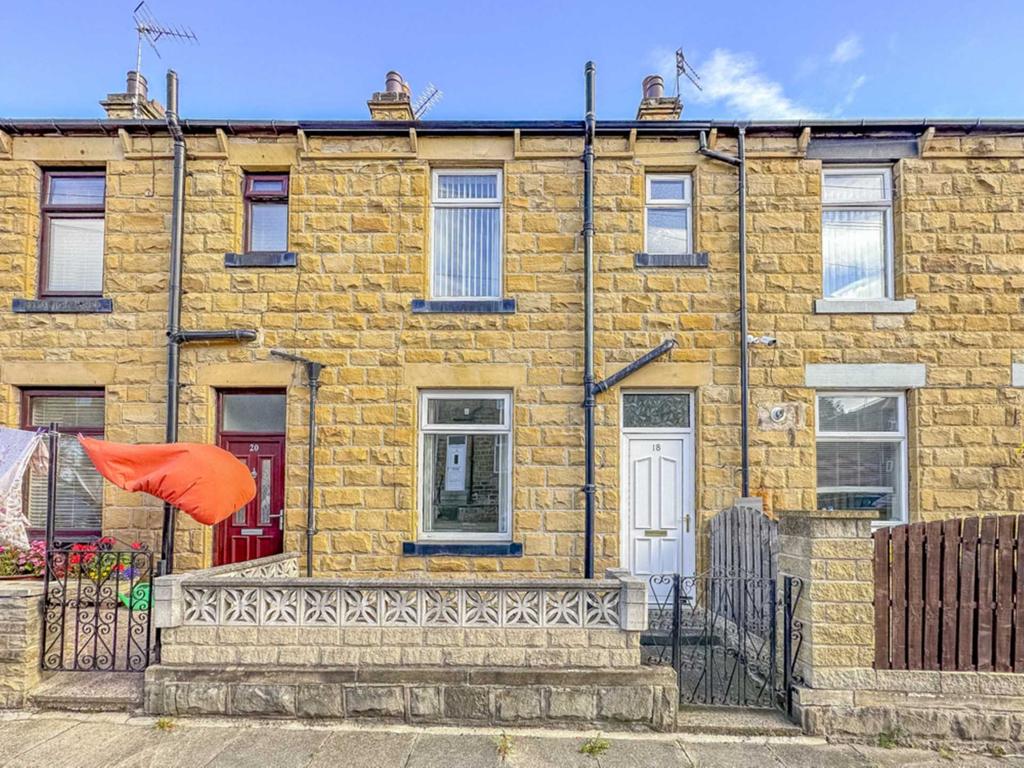 Amber Street, Batley 2 bed terraced house for sale £79,950