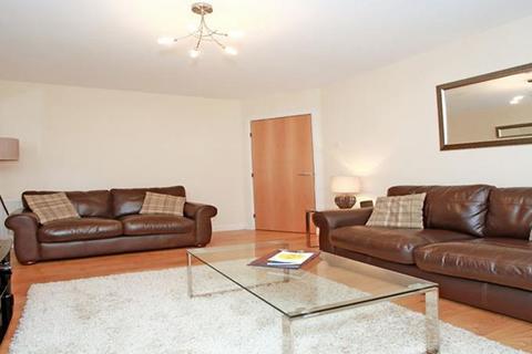 2 bedroom flat to rent, Shaw Crescent, First floor, AB25