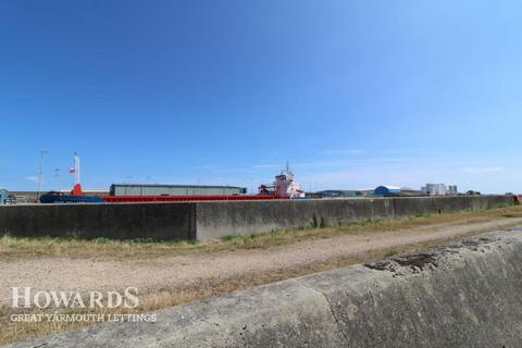 1 bedroom apartment to rent, Riverside Road, Gorleston