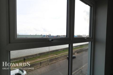 1 bedroom apartment to rent, Riverside Road, Gorleston