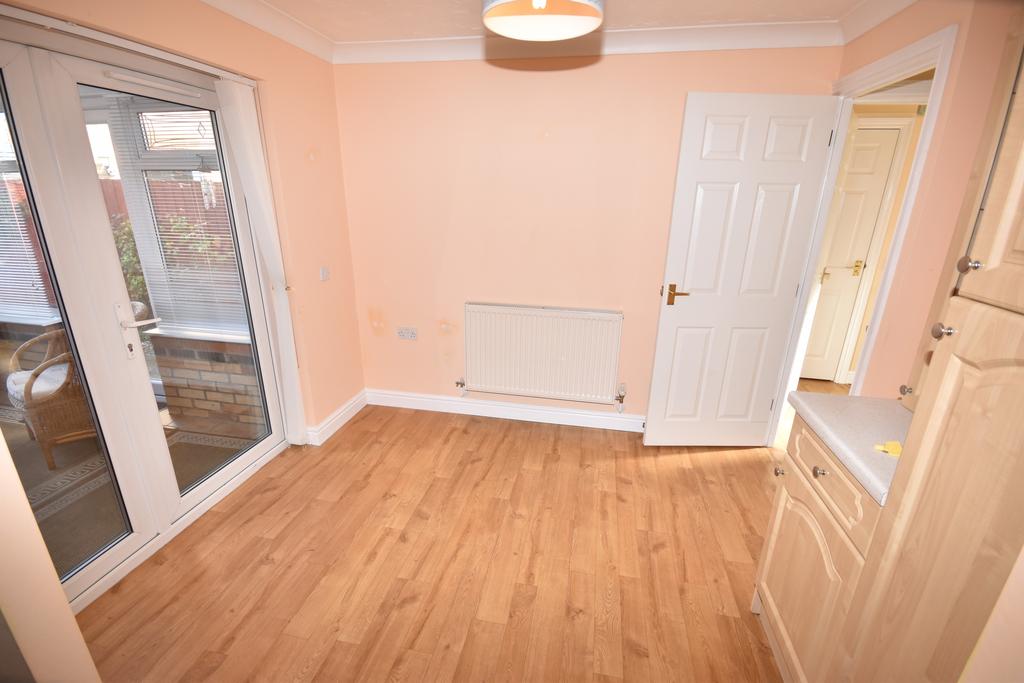 Keepers Way, Sleaford, NG34 3 bed semidetached house £850 pcm (£196 pw)