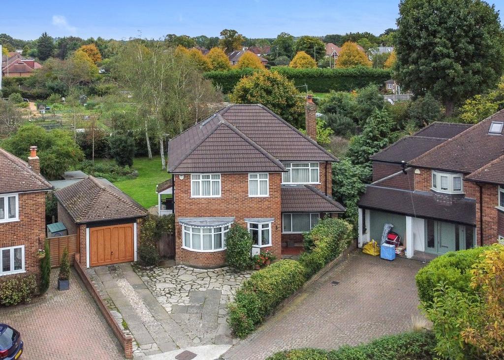 Southfields, East Molesey, KT8 4 bed detached house for sale £1,100,000