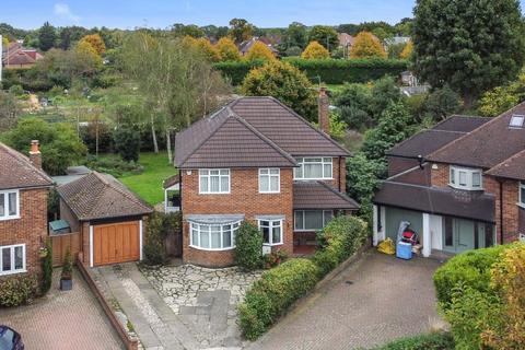 46 Southfields, East Molesey, KT8 0BP