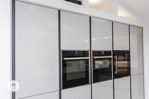 1 Canmore Close, Bolton, BL3 4TN