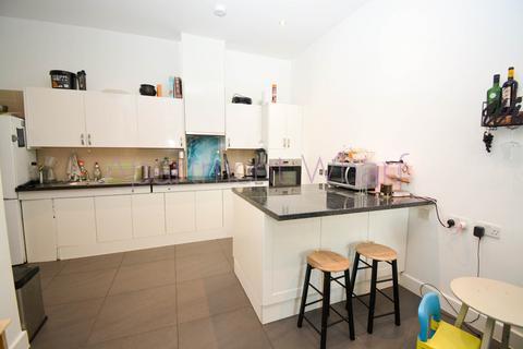 2 bedroom flat to rent, -bedroom apartment  Wick Tower  Powis Street    (Woolwich), London, SE18
