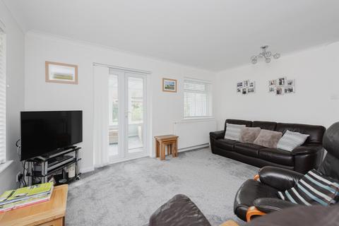11 Fairholme Crescent, Ashtead, KT21 2HN