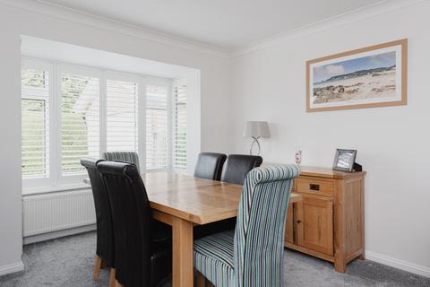 11 Fairholme Crescent, Ashtead, KT21 2HN