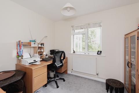 11 Fairholme Crescent, Ashtead, KT21 2HN