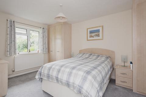 11 Fairholme Crescent, Ashtead, KT21 2HN