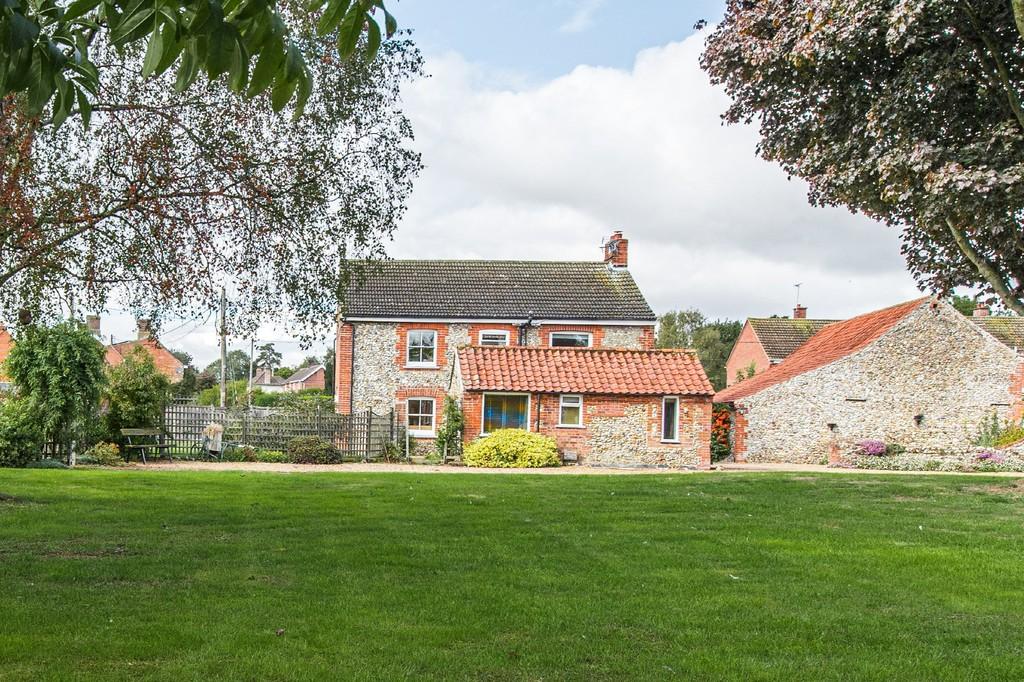 Necton 4 bed detached house for sale £500,000