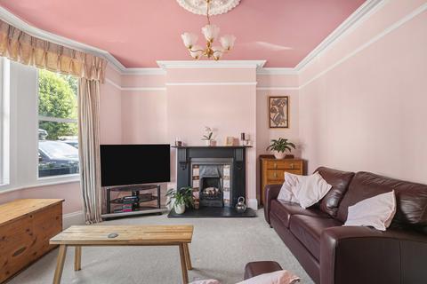 28 Heathfield Road, Croydon, CR0 1EU