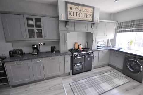 39 North Eastern Road, Thorne, Doncaster, DN8 4AJ