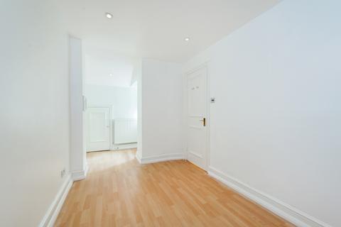 1 bedroom apartment to rent - Courtfield Gardens South Kensington SW5