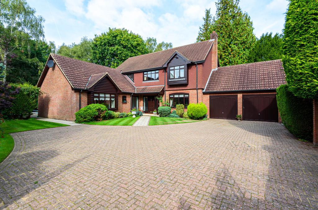 Birch Grove, Kingswood 4 bed detached house for sale £1,350,000