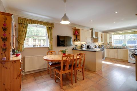 6 bedroom detached house for sale, Brook Close, Bovey Tracey