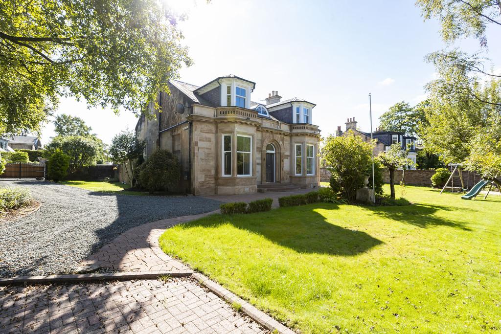 Beechmount Road, Lenzie, Glasgow 4 bed detached house £3,500 pcm (£