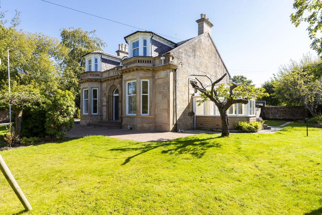 Beechmount Road, Lenzie, Glasgow 4 bed detached house £3,500 pcm (£
