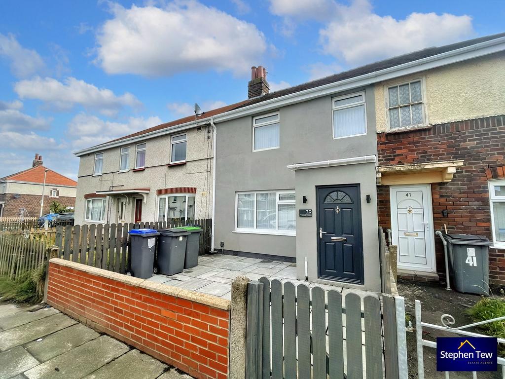 Lindale Gardens, Blackpool, FY4 2 bed terraced house £625 pcm (£144 pw)