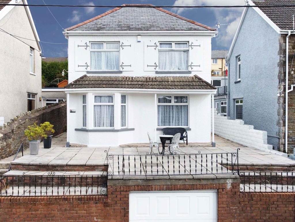 Chapel Road, Llanharan, CF72 9QA 3 bed detached house for sale £280,000